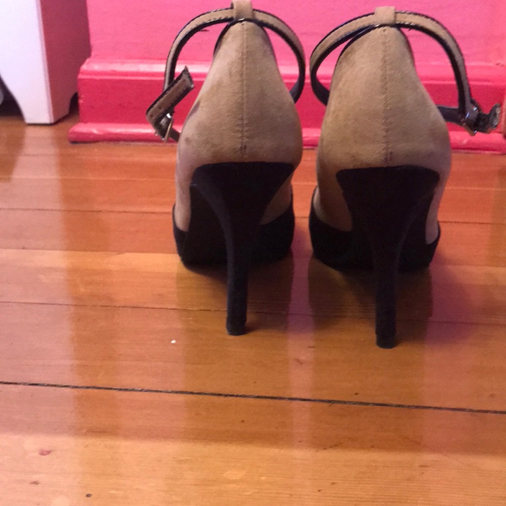 Heels - Picture 4 of 8